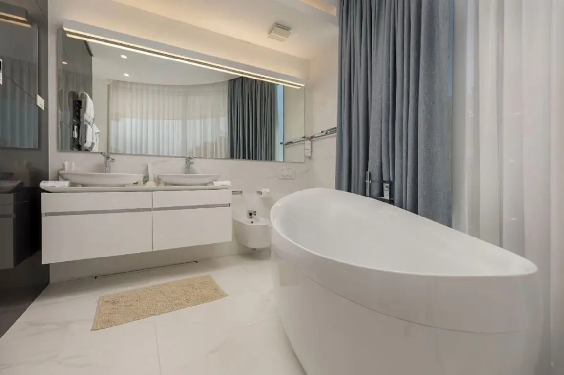 Sale, three bedroom apartment, 461m², Dukley Gardens, Budva