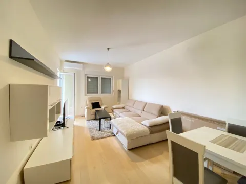 Rent, one bedroom apartment, 48m², City Kvart, Podgorica - image 1