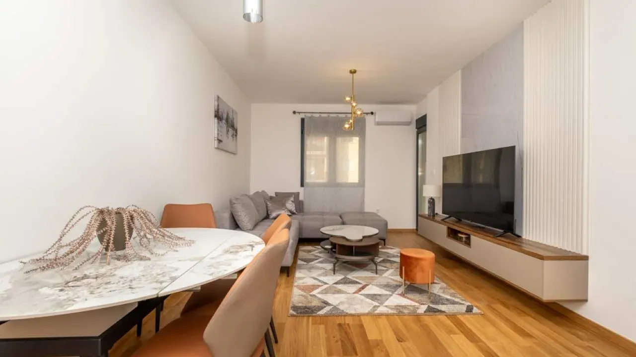 Izdavanje, jednosoban stan, 46m², Podgorica, Crna Gora