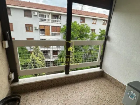 Izdavanje, trosoban stan, 85m², Dalmatinska ulica, Podgorica - image 9