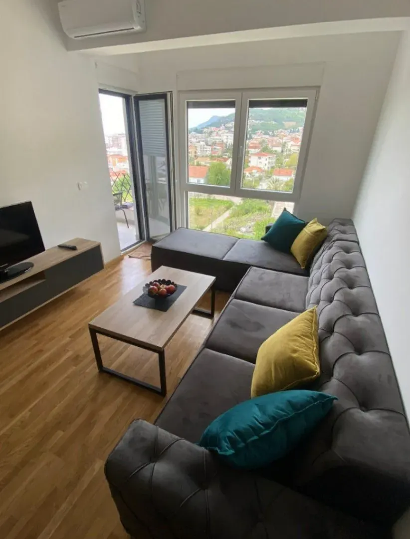 Izdavanje, jednosoban stan, 42m², Ilino, Bar