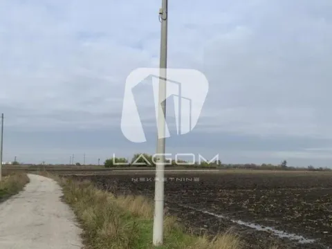 Sale, land lot, 8928m², Ovča, Palilula Sve Podlokacije - image 2