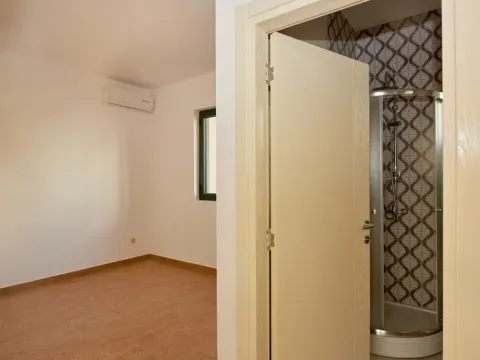 Sale, two bedroom apartment, 85m², Bečići, Budva - image 3