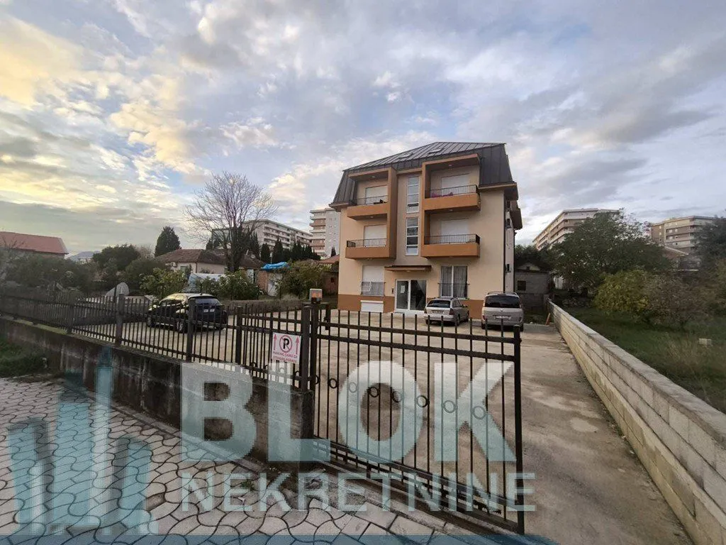 Rent, studio apartment, 28m², Podgorica, Crna Gora