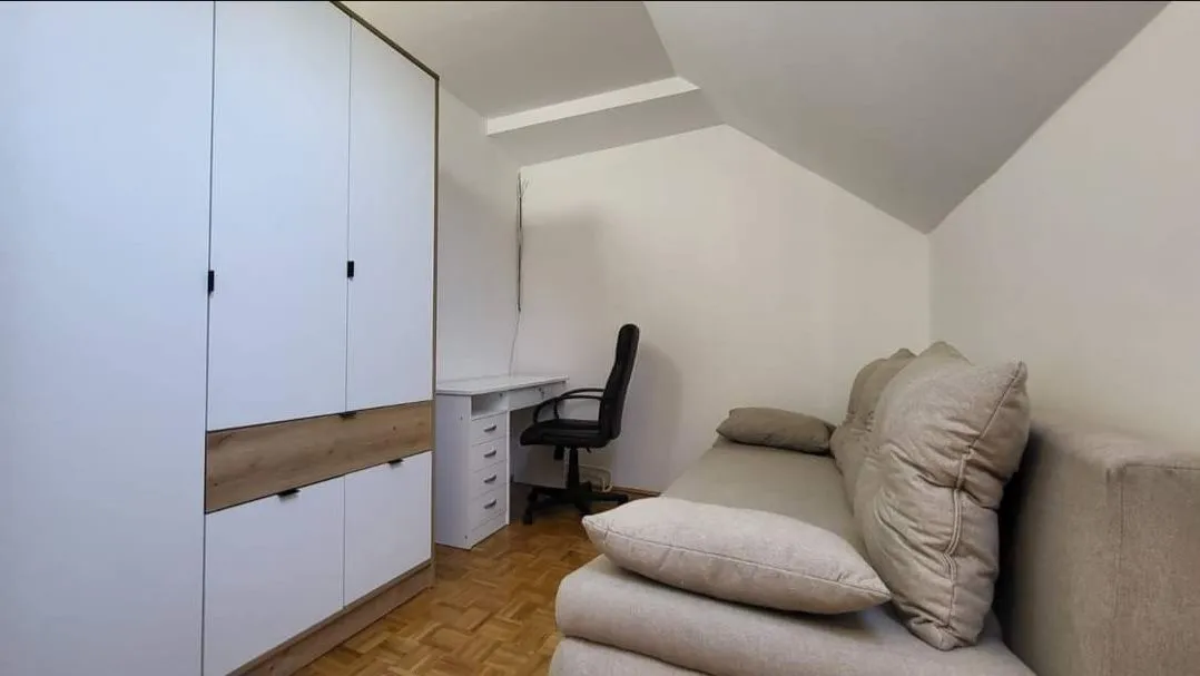 Izdavanje, trosoban stan, 80m², Detelinara, Novi Sad Sve Podlokacije