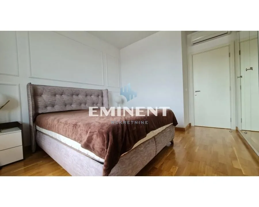 Prodaja, dvosoban stan, 56m², Savski Venac, Beograd