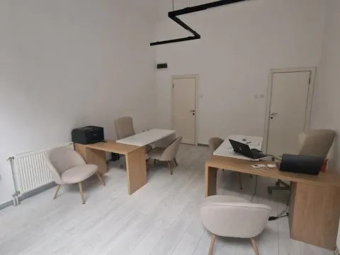 Prodaja, poslovni prostor, 26m², Rotkvarija, Novi Sad Sve Podlokacije - image 2