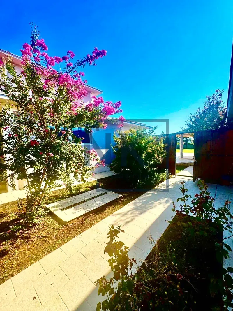Izdavanje, kuća, 450m², Donja Gorica, Podgorica