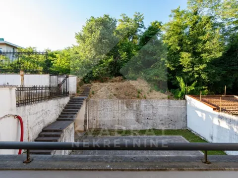 Izdavanje, četvorosoban stan, 170m², Gorica C, Podgorica - image 31