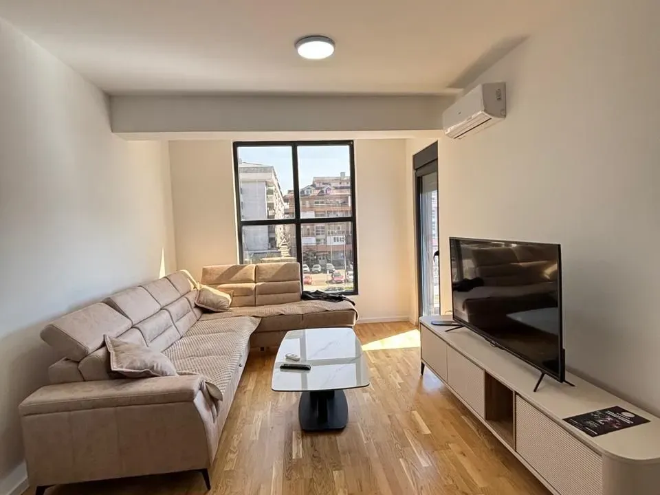 Izdavanje, jednosoban stan, 68m², Stari Aerodrom, Podgorica