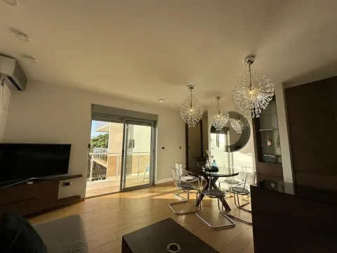 Rent, one bedroom apartment, 57m², Pržno, Budva - image 7
