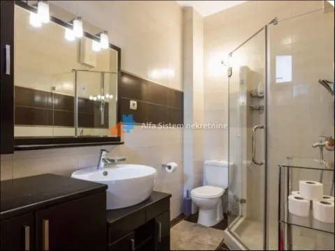 Izdavanje, trosoban stan, 80m², Zeleni Venac, Beograd - image 16