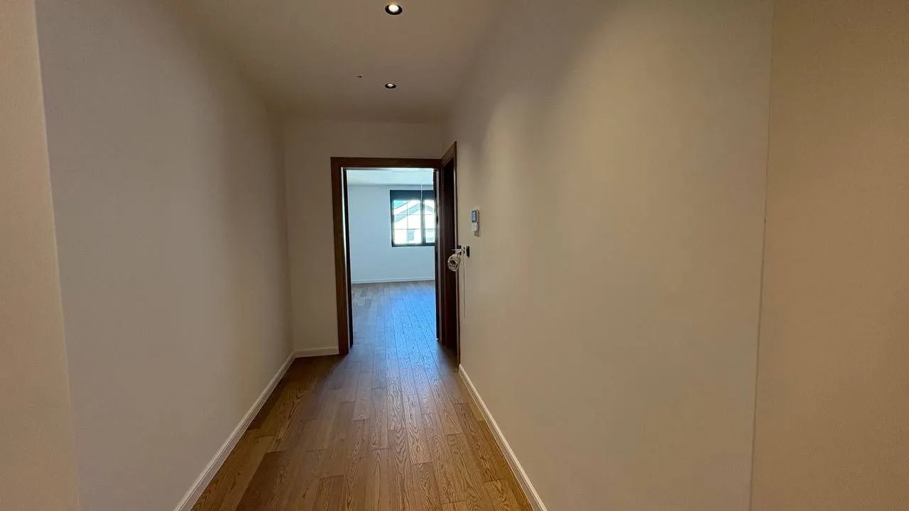 Prodaja, trosoban stan, 101m², Tivat, Crna Gora