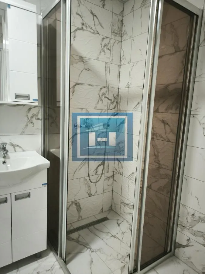 Izdavanje, stan, 223m², Centar, Ćuprija