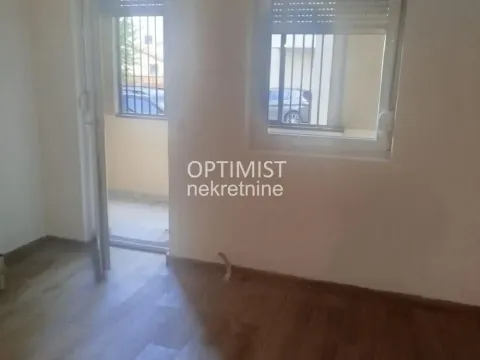 Izdavanje, trosoban stan, 70m², Borča 1, Borča Sve Podlokacije - image 1