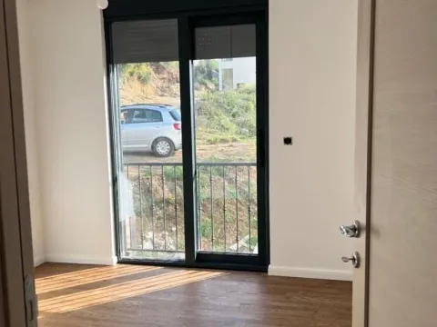 Prodaja, četvorosoban stan, 124m², Tivat, Crna Gora - image 11