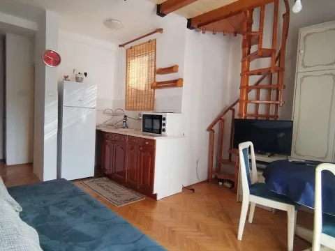 Izdavanje, garsonjera, 30m², Kalenić Pijaca, Vračar Sve Podlokacije - image 3