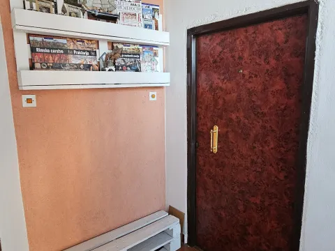 Prodaja, jednosoban stan, 58m², Stari Aerodrom, Podgorica - image 2