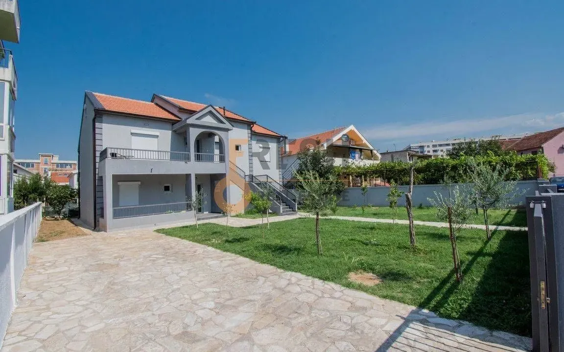 Prodaja, kuća, 450m², Stari Aerodrom, Podgorica