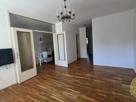 Stan in Banatić