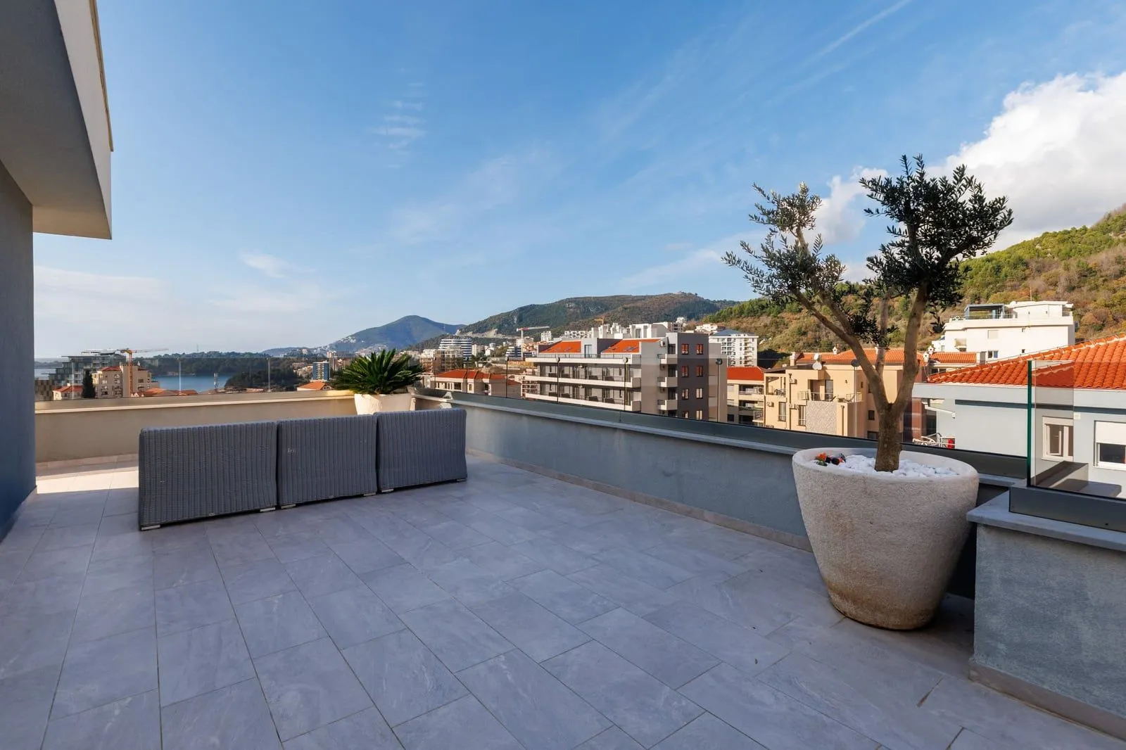 Sale, three bedroom apartment, 104m², Bečići, Budva