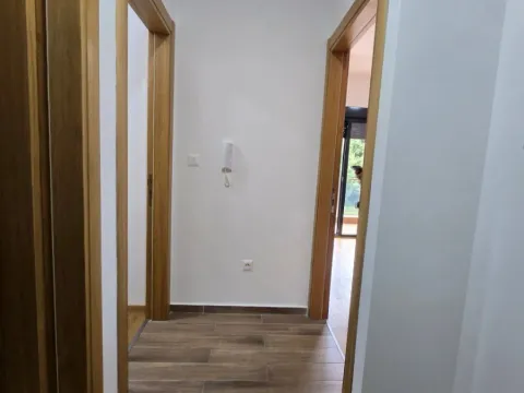 Izdavanje, dvosoban stan, 70m², Blok 9, Podgorica - image 4