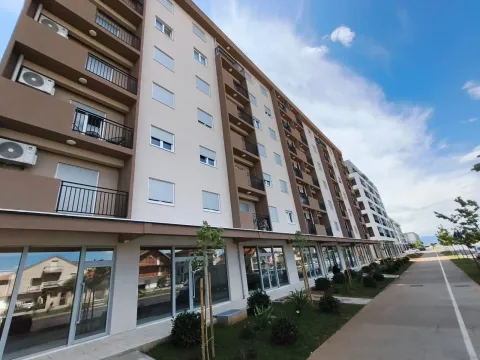 Izdavanje, poslovni prostor, 35m², Stari Aerodrom, Podgorica - image 3