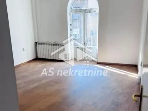 Izdavanje, četvorosoban stan, 107m², Stari Grad, Beograd - image 16