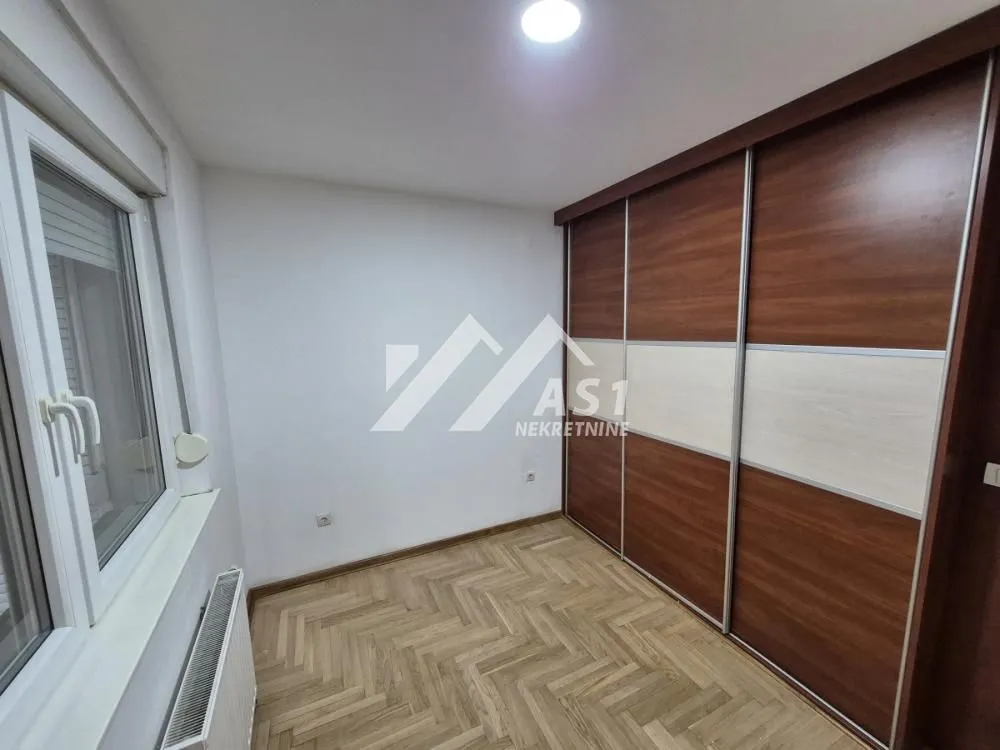 Izdavanje, četvorosoban stan, 90m², Rotkvarija, Novi Sad Sve Podlokacije