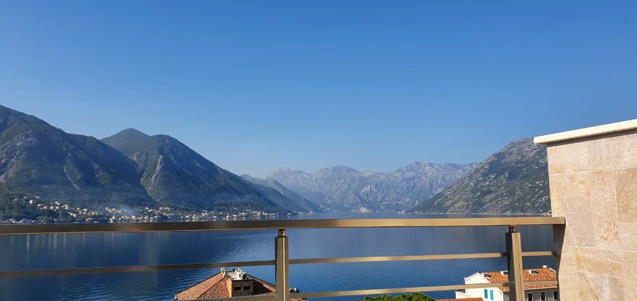 Prodaja, trosoban stan, 108m², Dobrota, Kotor