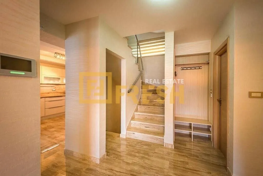 Prodaja, kuća, 300m², Tivat, Crna Gora