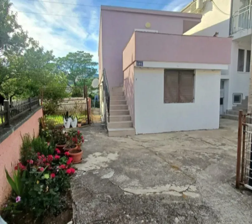 Sale, three bedroom apartment, 58m², Sutomore, Bar