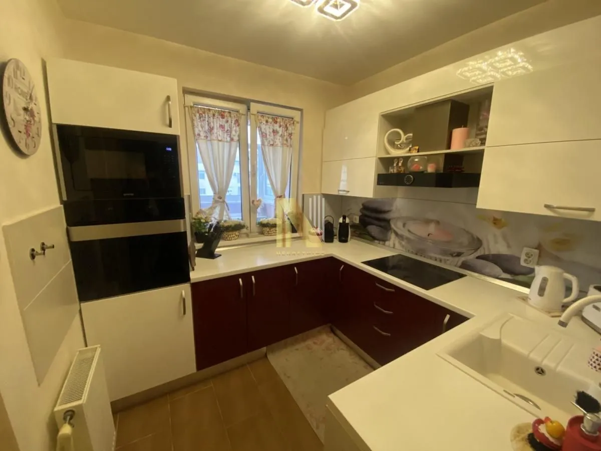 Prodaja, četvorosoban stan, 120m², Novo naselje, Novi Sad