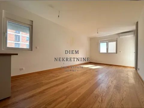 Izdavanje, dvosoban stan, 71m², New City, Podgorica - image 4