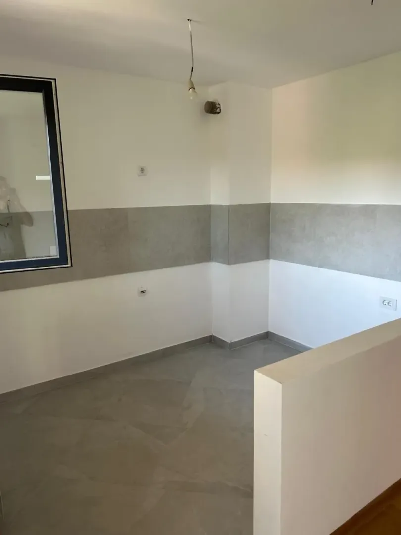 Prodaja, trosoban stan, 65m², Kluz, Zvezdara Sve Podlokacije
