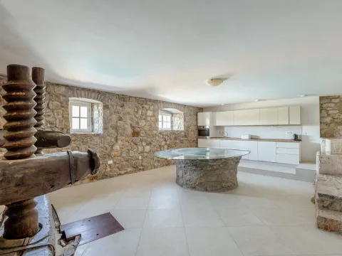 Sale, house, 176m², Kotor, Crna Gora - image 8