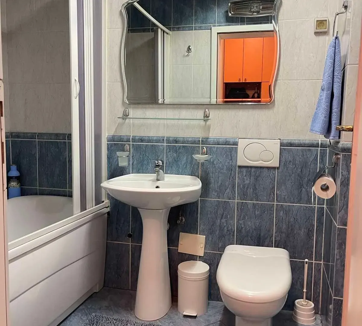 Izdavanje, dvosoban stan, 76m², Centar, Podgorica