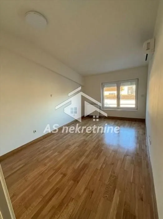 Rent, three bedroom apartment, 130m², Savski Venac, Beograd