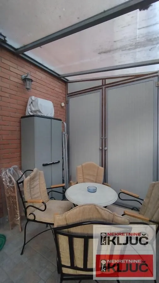 Prodaja, trosoban stan, 75m², Novo naselje, Novi Sad
