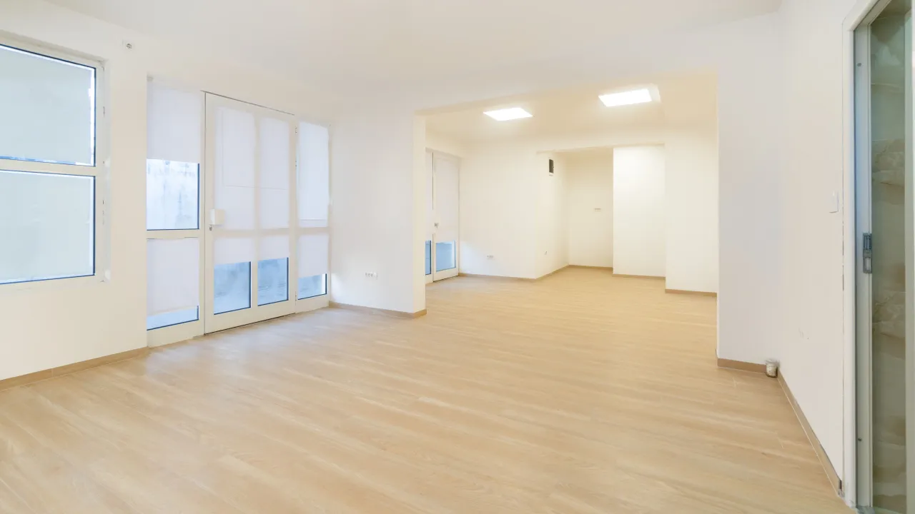 Izdavanje, poslovni prostor, 57m², Centar, Podgorica