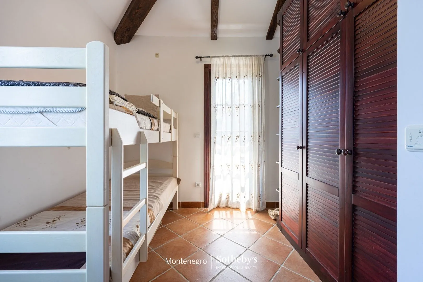 Sale, house, 235m², Kostanjica, Kotor