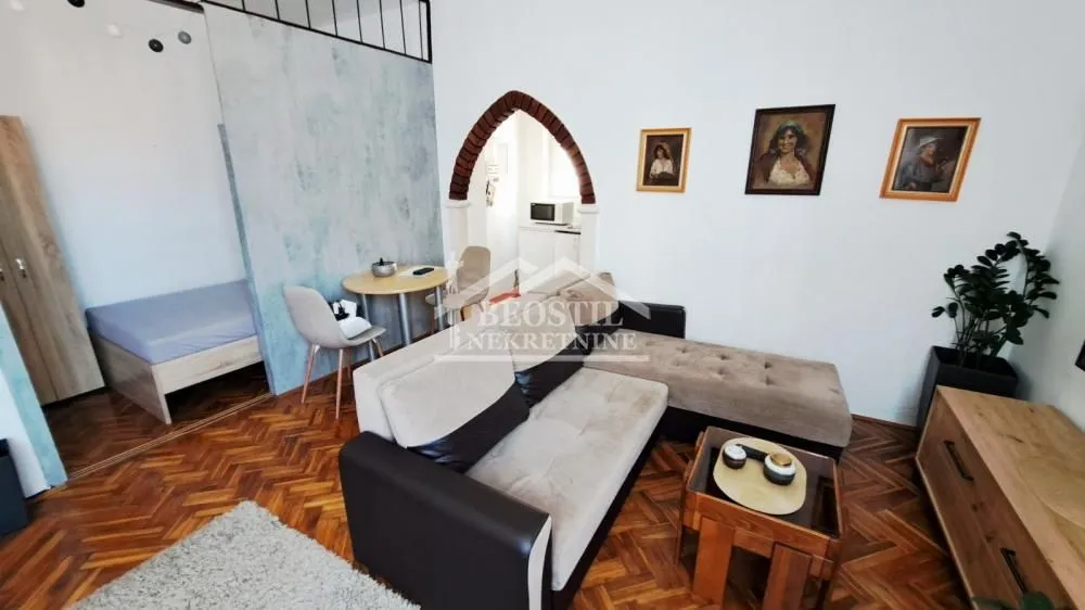 Izdavanje, jednosoban stan, 30m², Stari Grad, Beograd