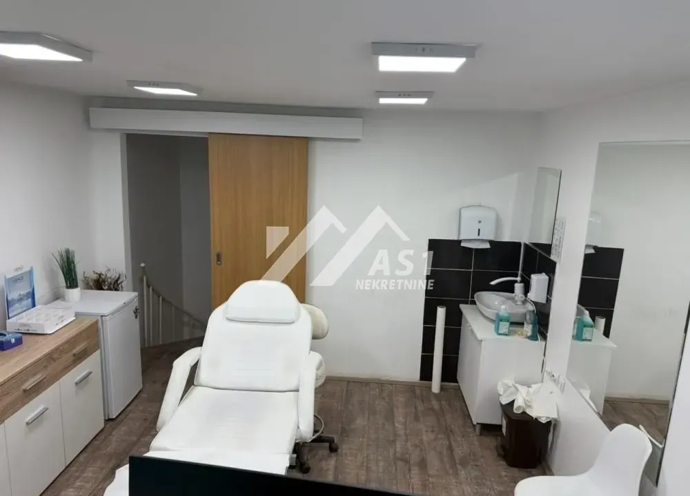 Sale, office space, 56m², Nova Detelinara, Novi Sad Sve Podlokacije