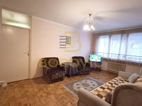 Stan in Vračar Hram