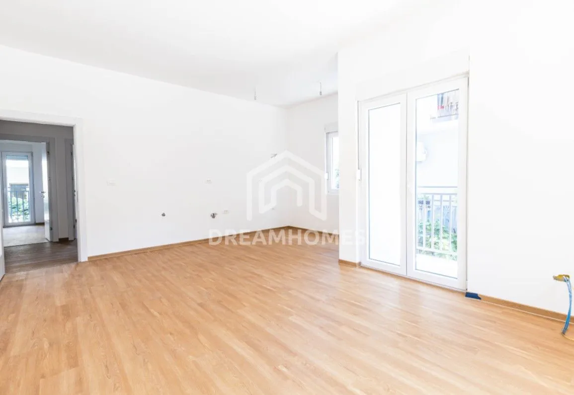 Izdavanje, dvosoban stan, 60m², Zelenika, Podgorica