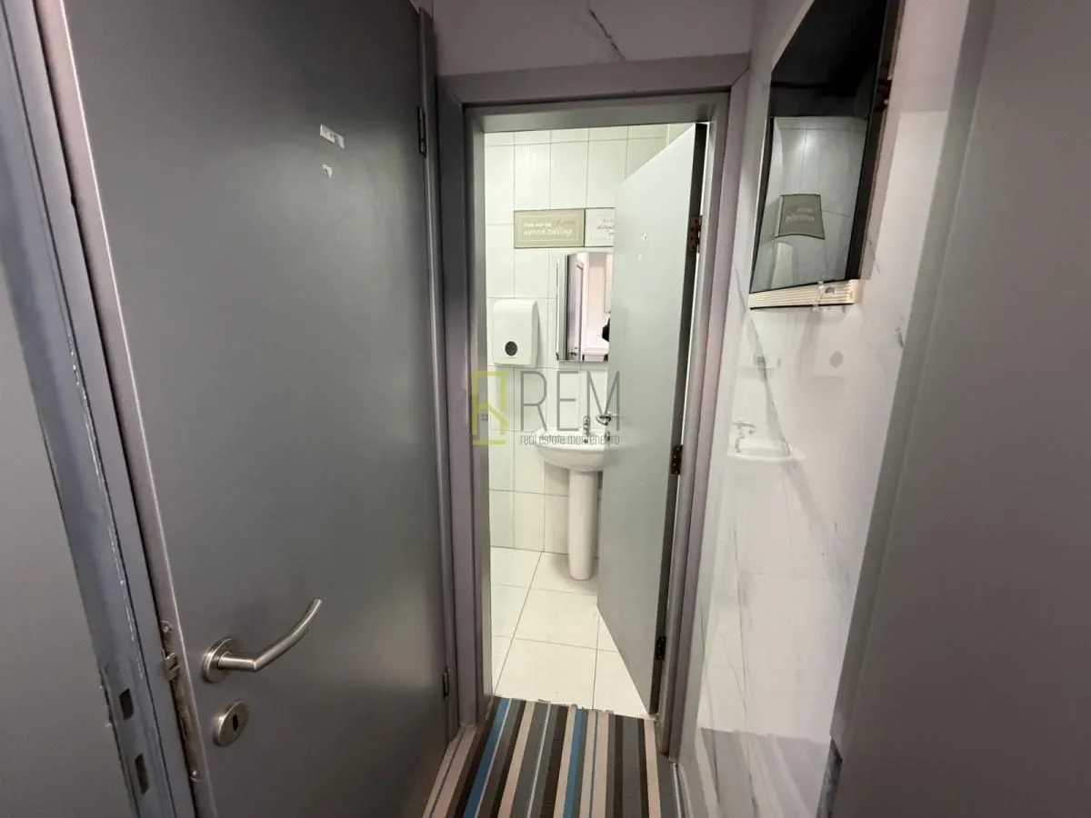 Rent, office space, 122m², Preko Morače, Podgorica