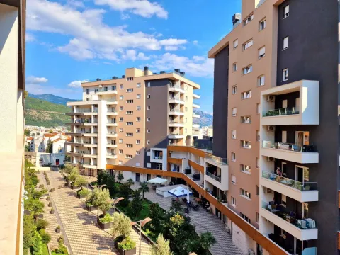 Rent, one bedroom apartment, 45m², Budva, Crna Gora - image 2