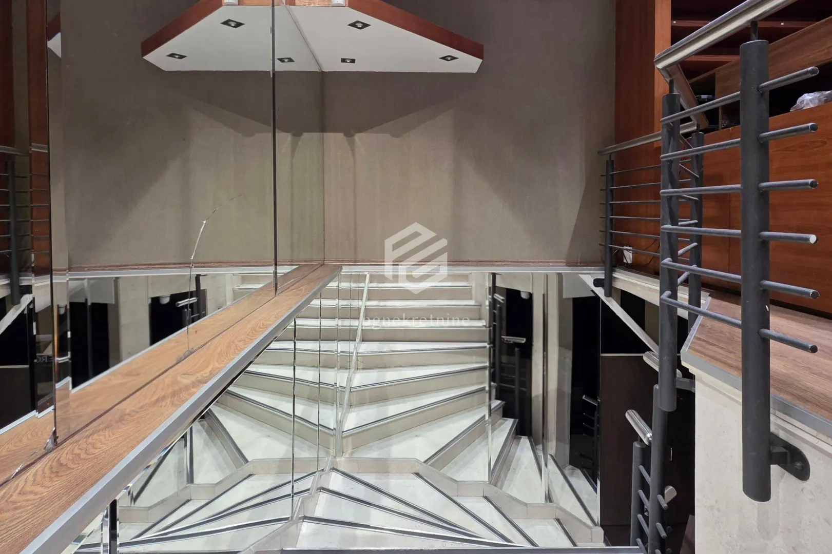 Rent, office space, 69m², Centar, Podgorica
