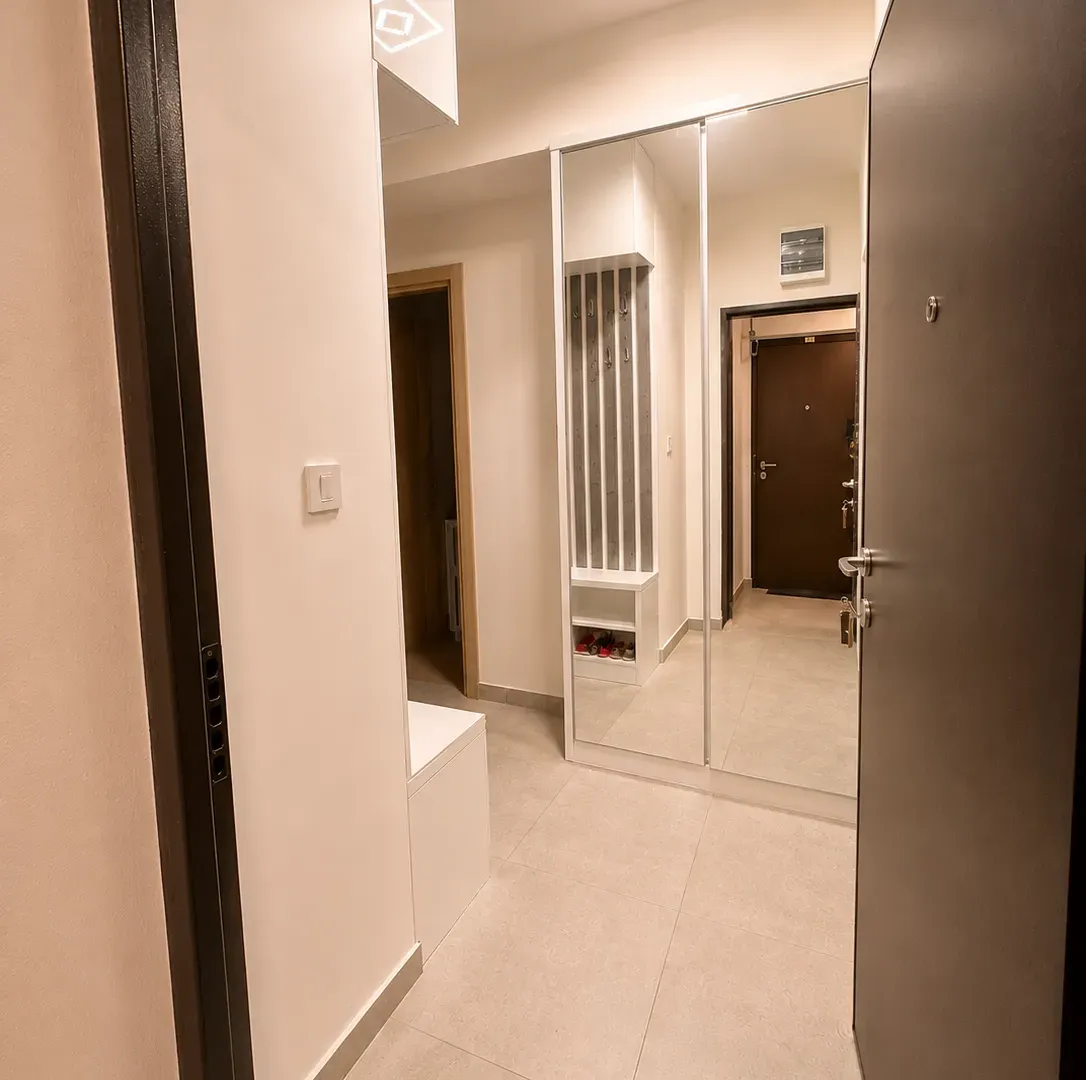 Izdavanje, dvosoban stan, 64m², Pobrežje, Podgorica