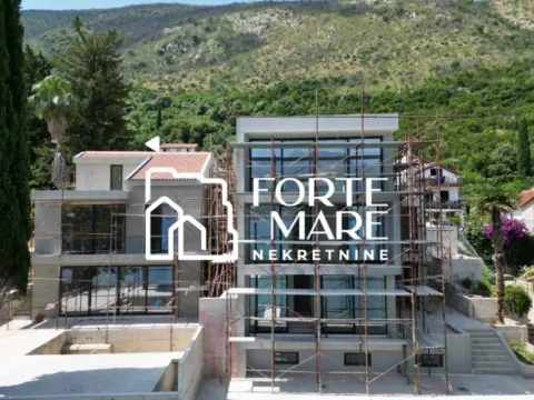 Sale, house, 309m², Njivice, Herceg Novi